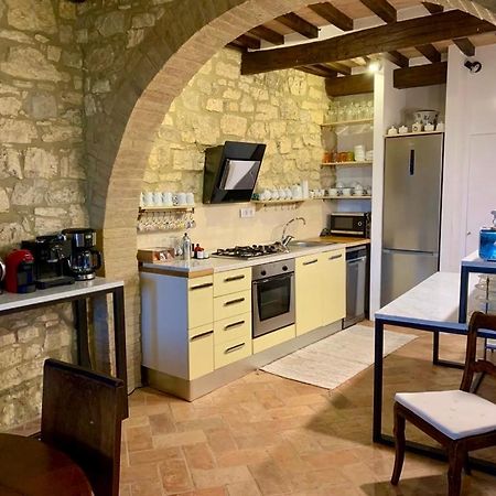 Le Antiche Mura Semproniano Bagian luar foto