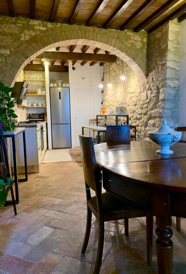 Le Antiche Mura Semproniano Bagian luar foto
