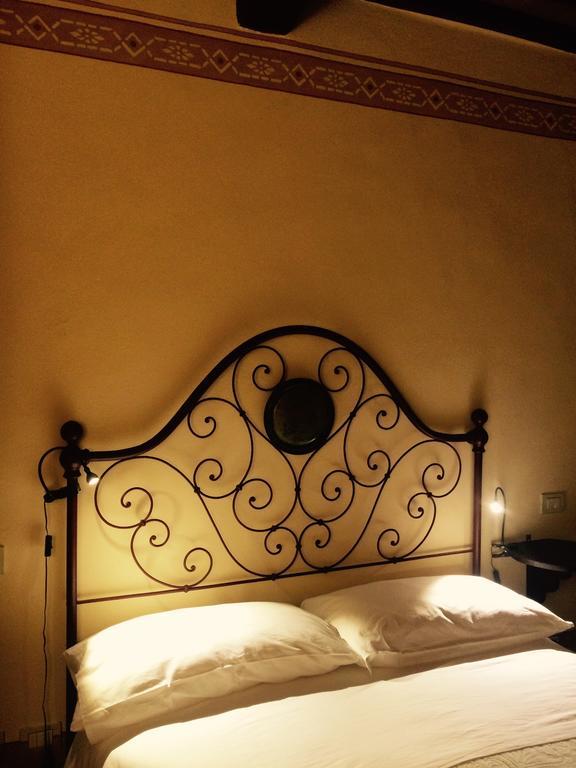 Le Antiche Mura Semproniano Bagian luar foto